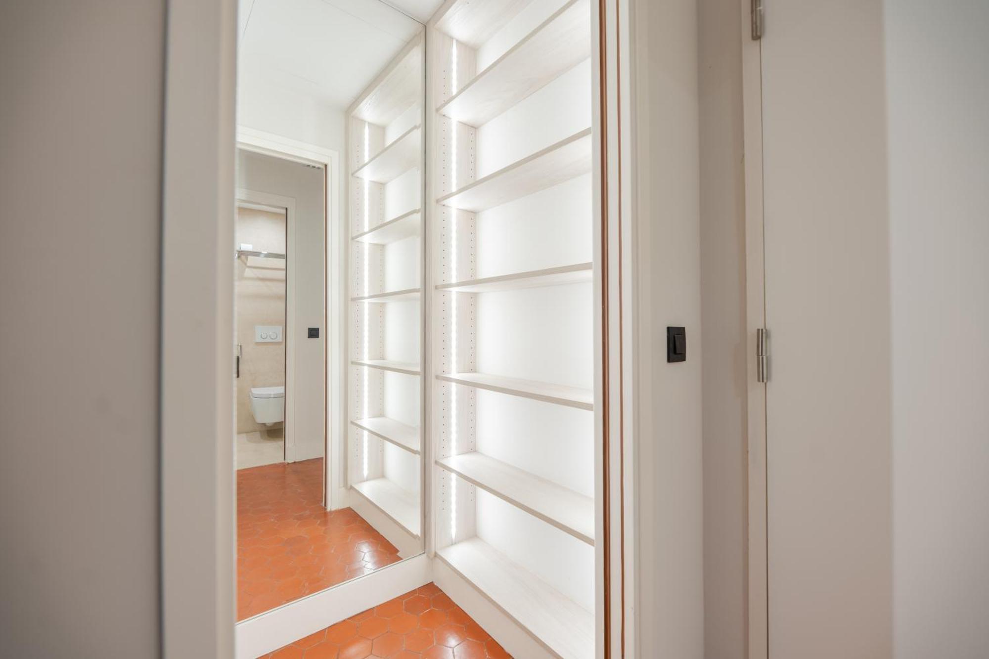 Beau Clocher Saint-Tropez Bilik gambar